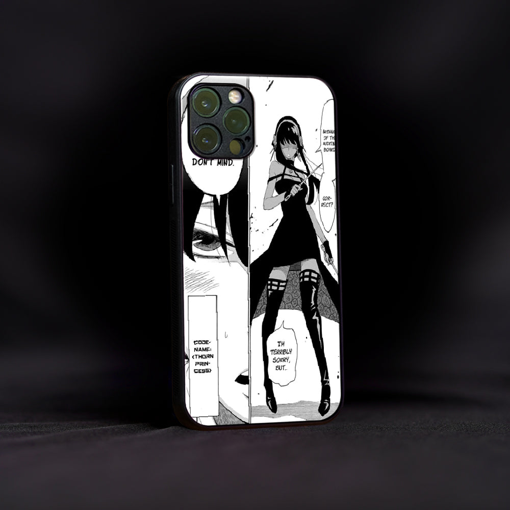 Vitrine Yor Forger en noir et blanc