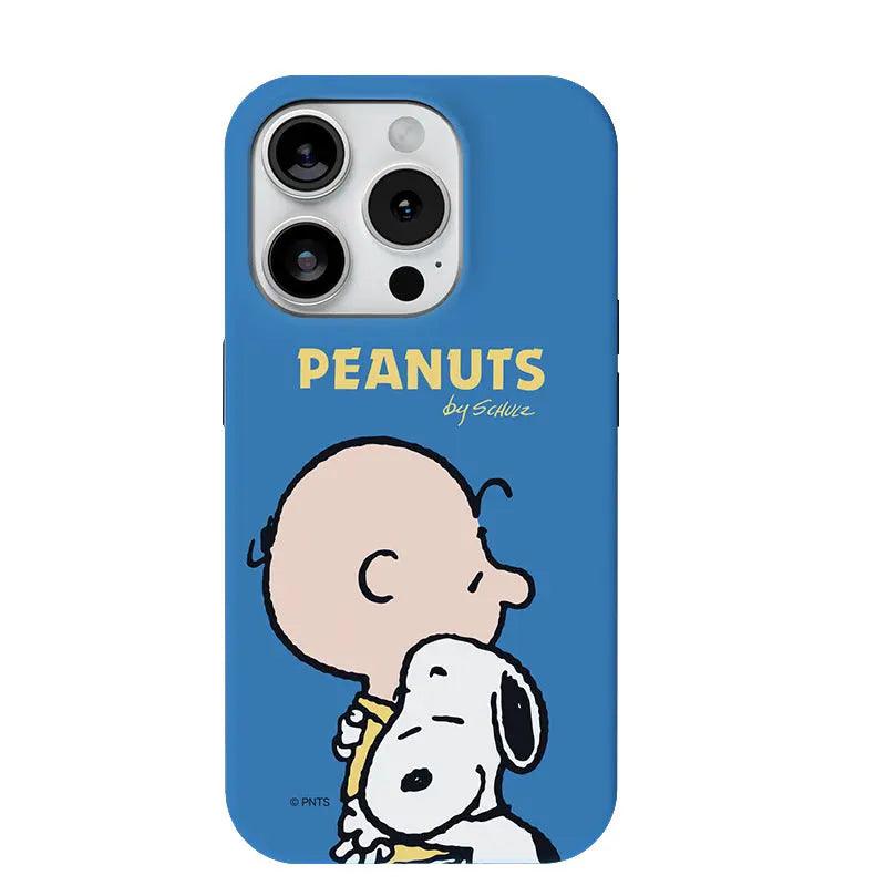 Celebrate classic comics with this Charlie Brown and Snoopy phone case.  The blue background makes the heartfelt hug scene and "PEANUTS by Schulz" text stand out.